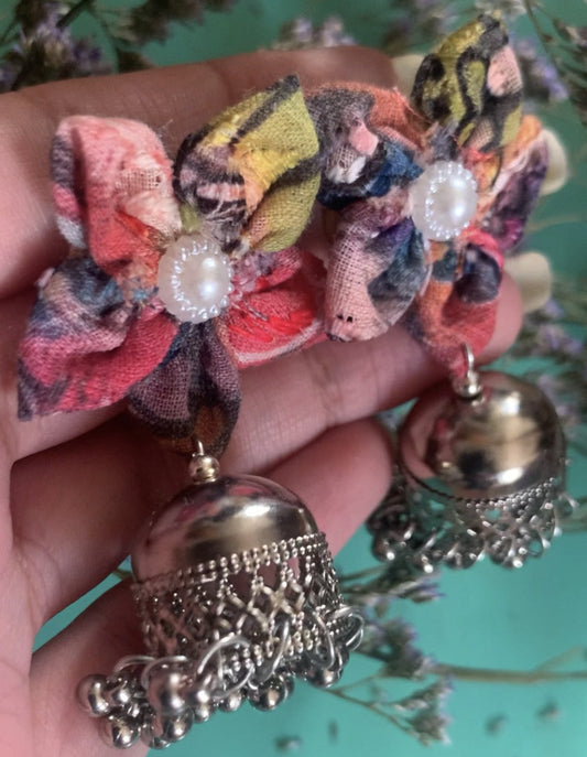 Jhumka Fleur Multicouleur | Boucles d'oreilles traditionnelles fait main