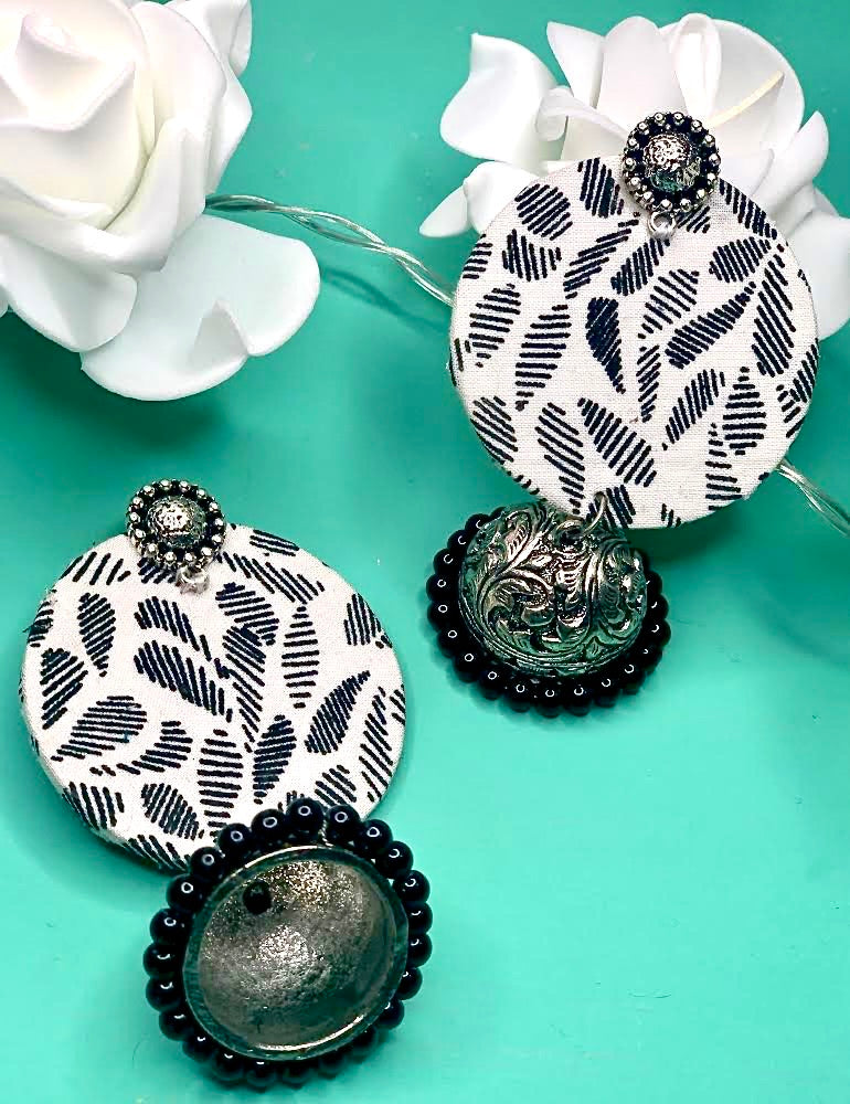 Jhumka Tissu Rond Uni | Boucles d'oreilles traditionnelles fait main