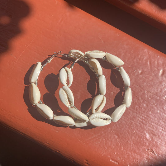 Boucles d'oreilles créoles avec coquillages