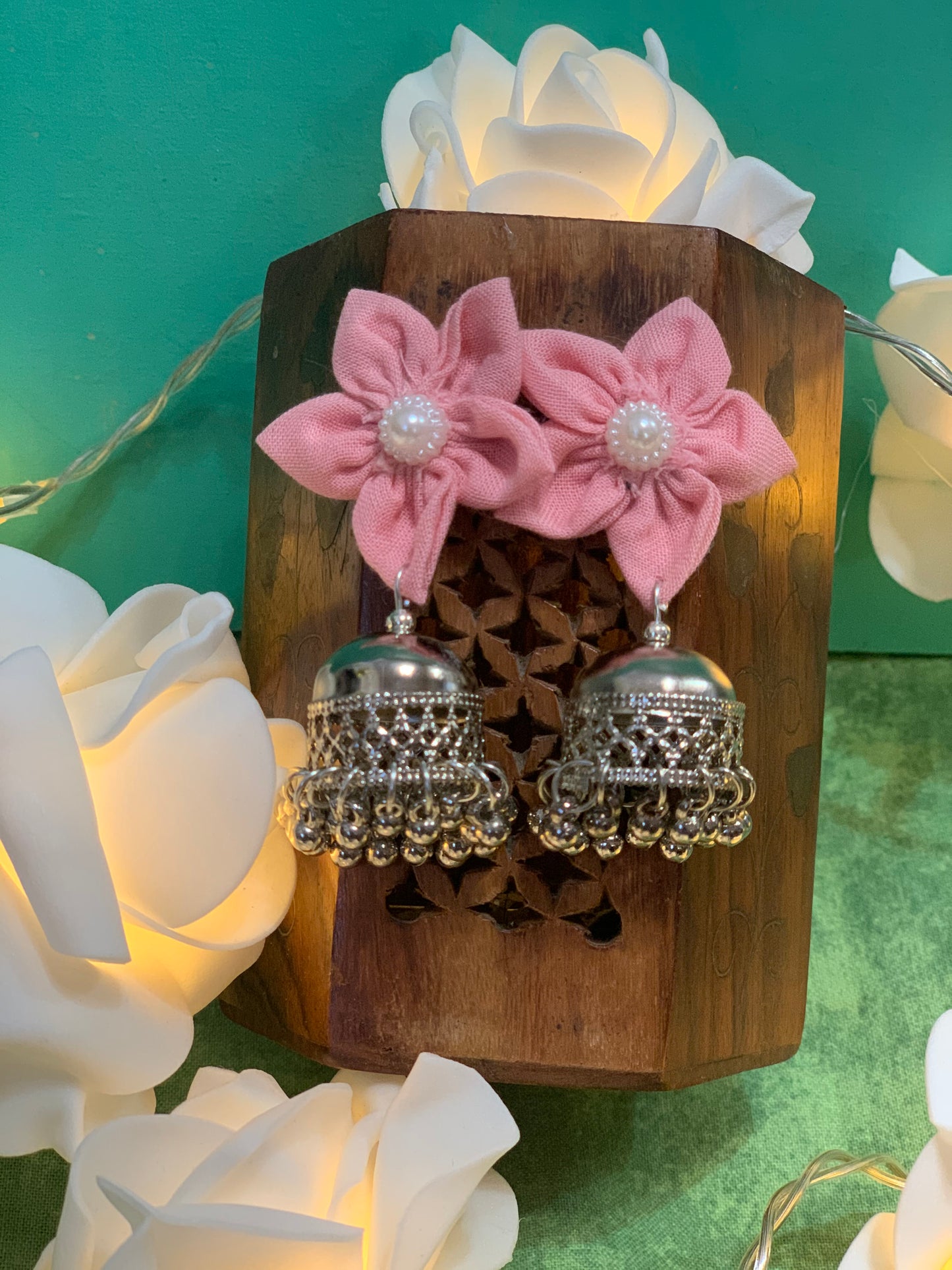 Jhumka Fleur Rose | Boucles d'oreilles traditionnelles fait main