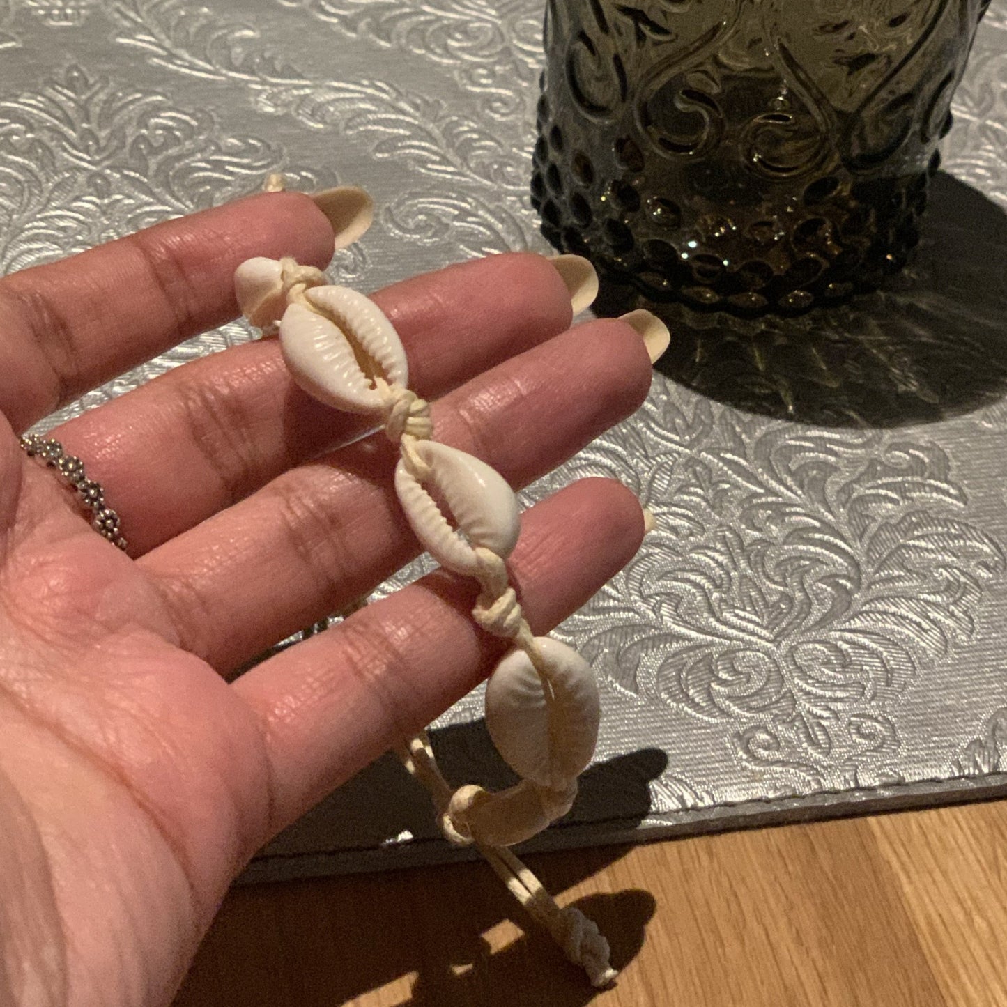 Bracelet tissu blanc avec coquillages