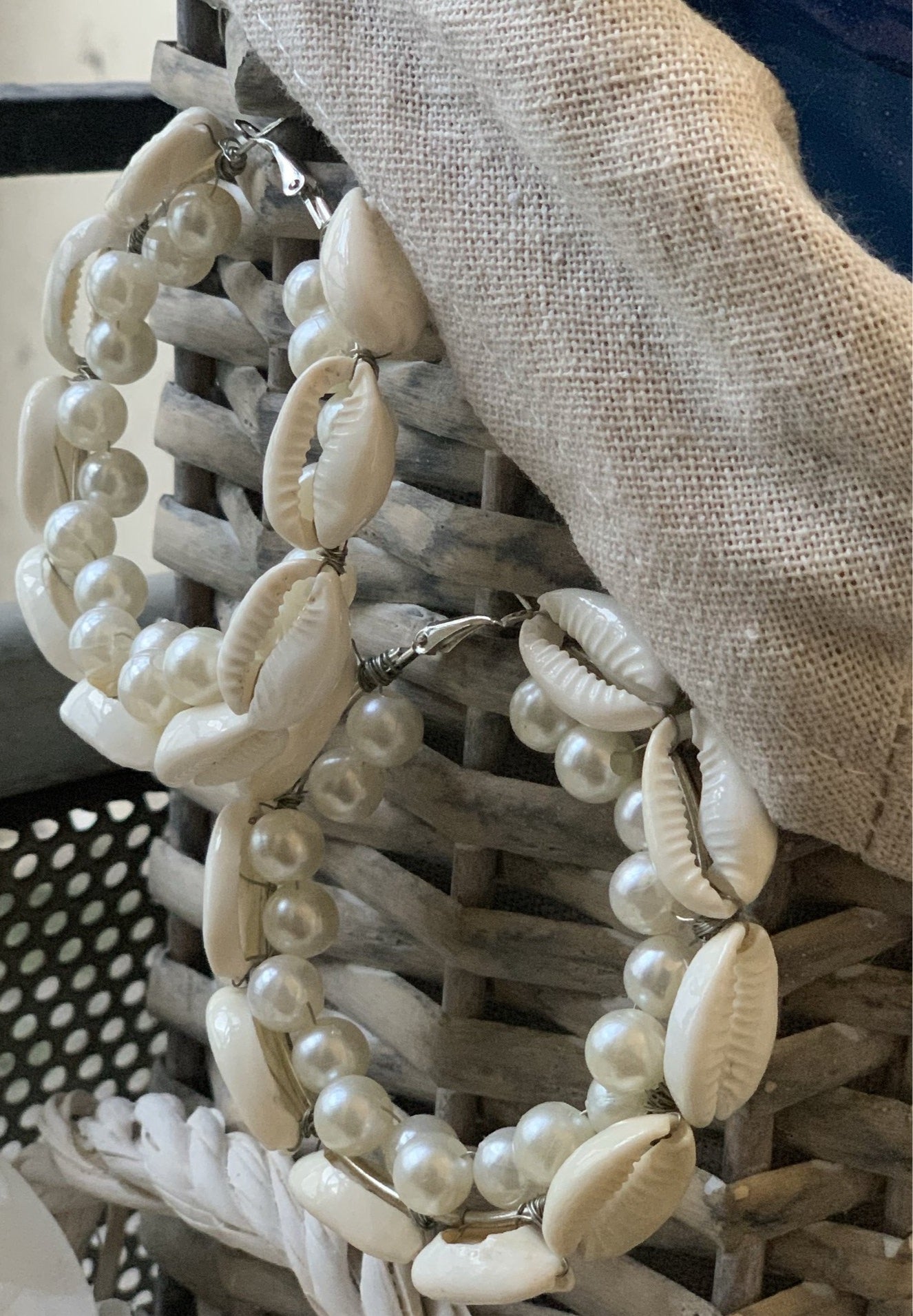 Boucles d'oreilles créoles avec perles et coquillages