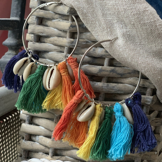 Boucles d'oreilles arcs-en-ciel avec coquillages