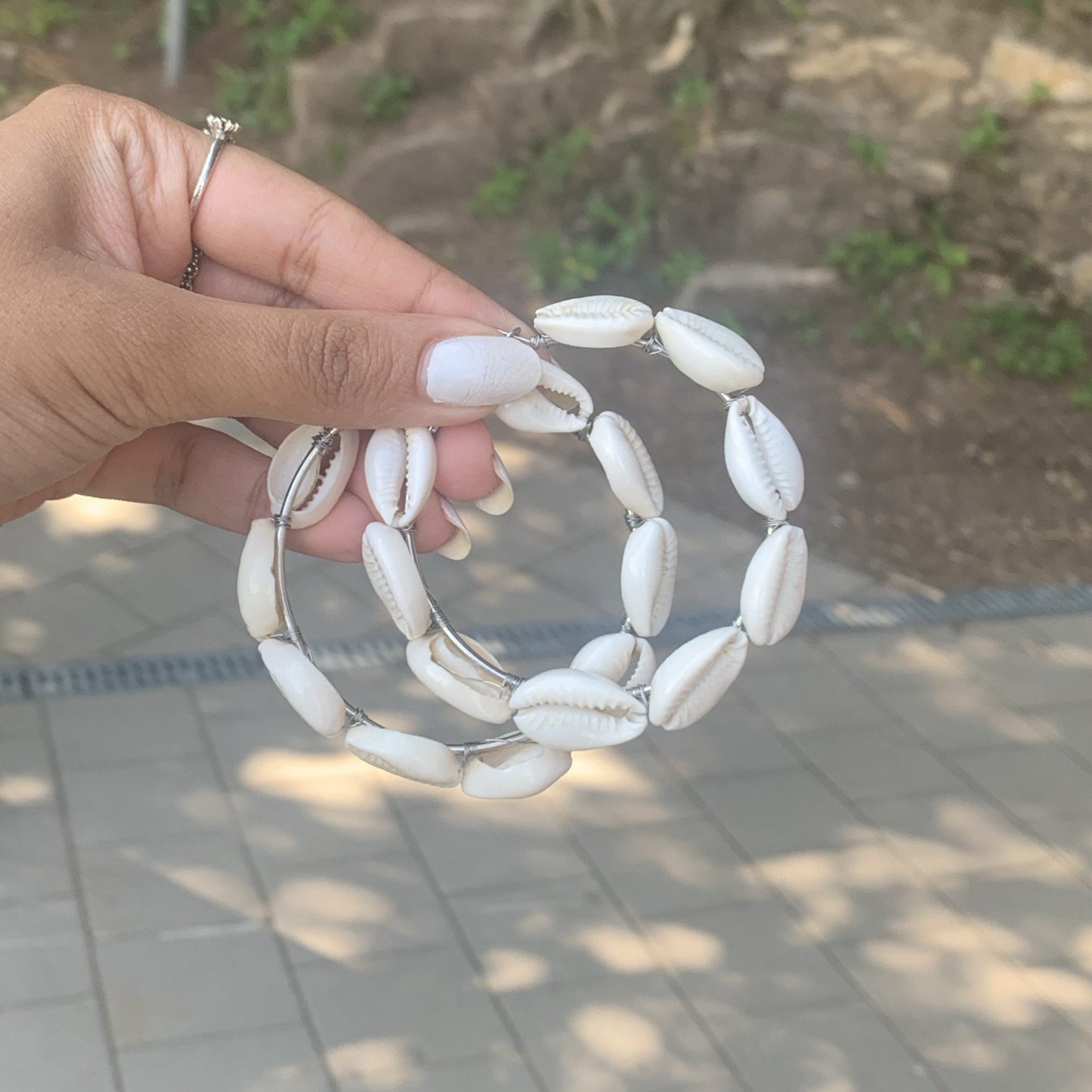 Boucles d'oreilles créoles avec coquillages